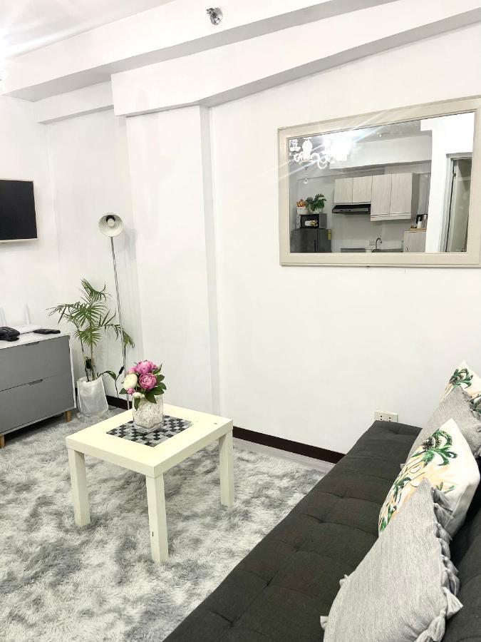 Lancris Residences 2 Bedroom Entire Apartment Near Airport With Pool Paranaque City Ngoại thất bức ảnh