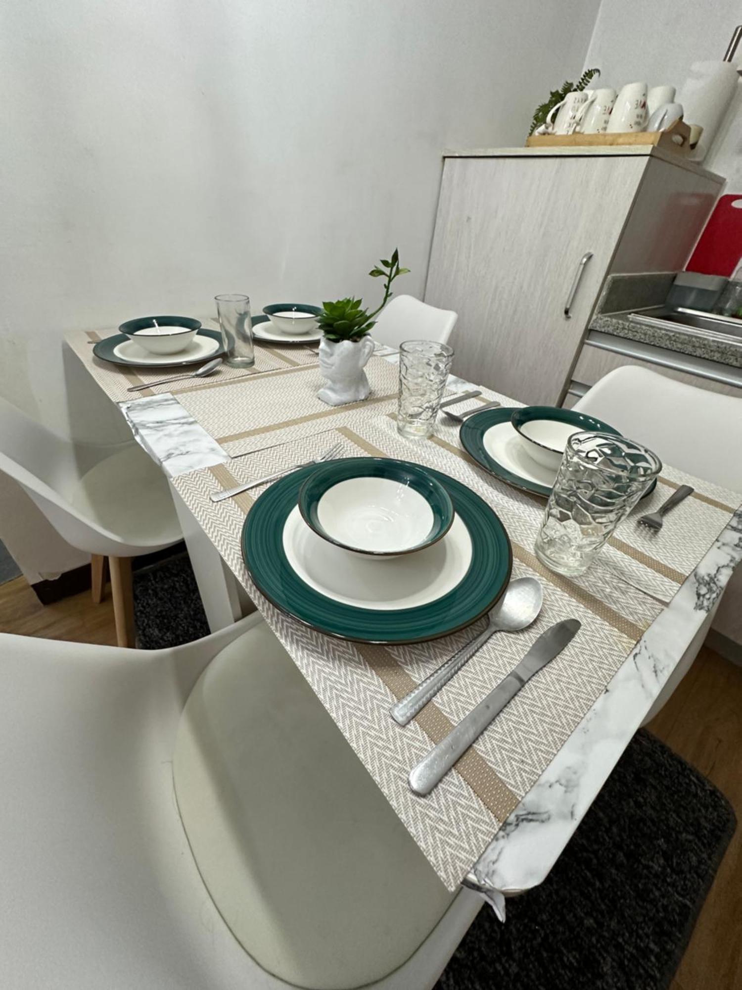 Lancris Residences 2 Bedroom Entire Apartment Near Airport With Pool Paranaque City Ngoại thất bức ảnh